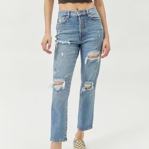 Urban Outfitters Slim Straight Mom Jeans. Size 29